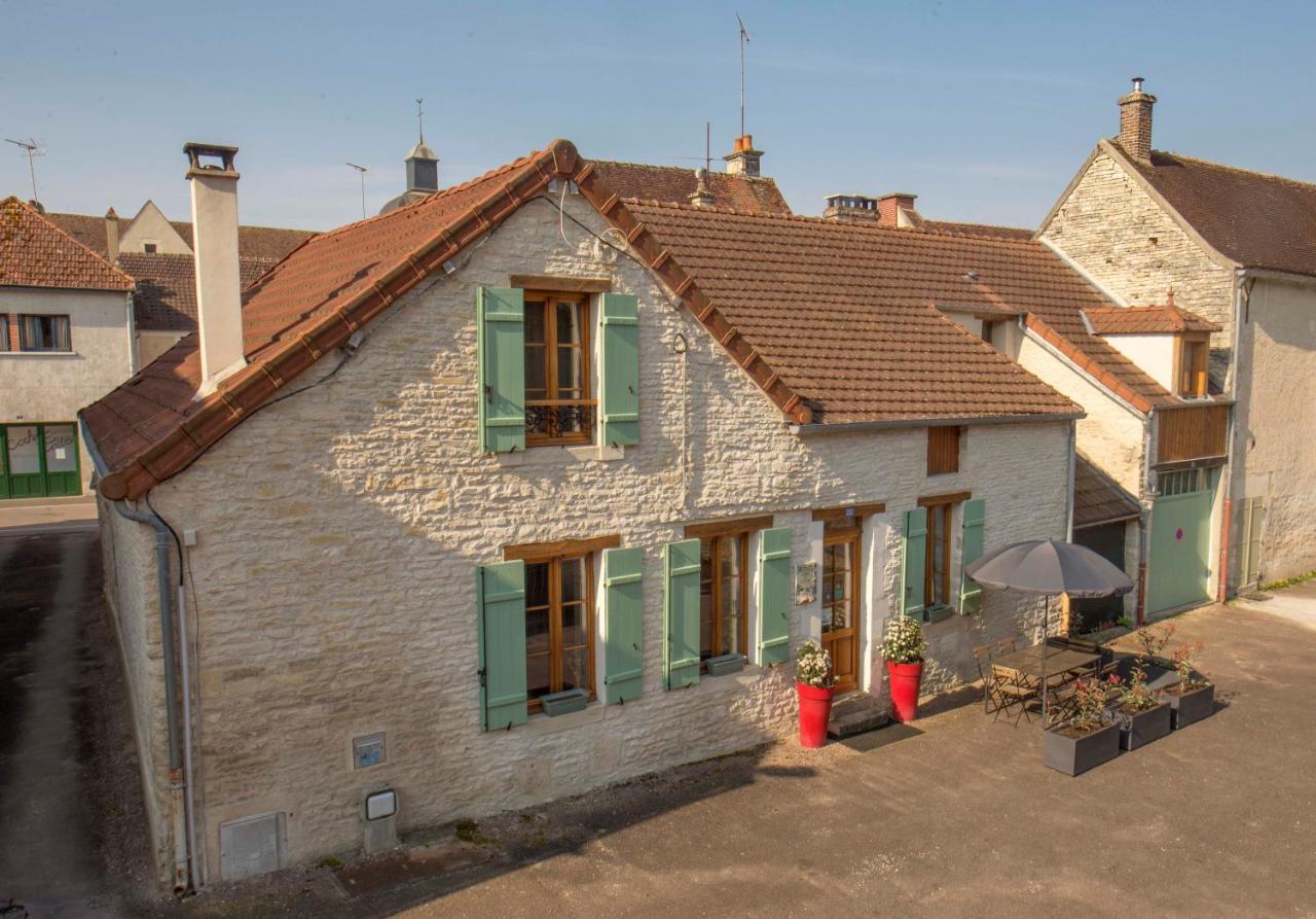 Aupres Du Chateau Tanlay Exterior foto